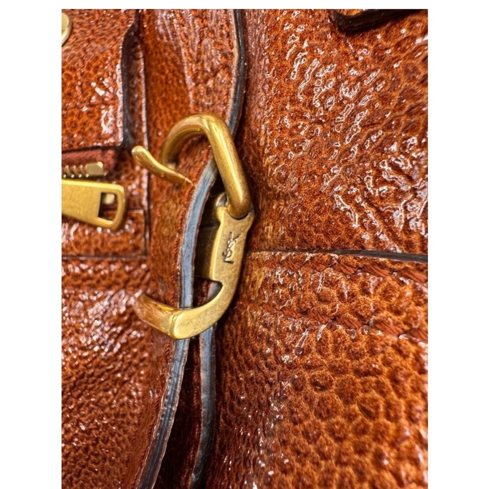Yves Saint Laurent Downtown bag in brown patent leather - Picture 7 of 14